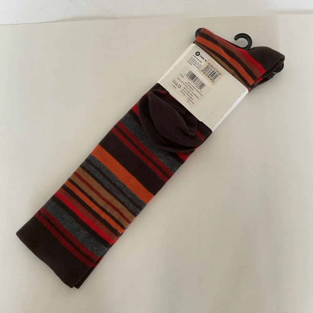 Hue NWT Knee socks OS